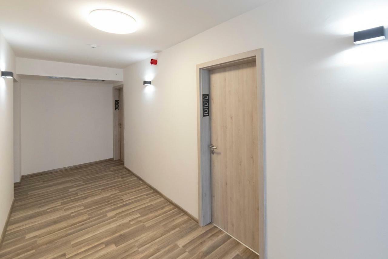 Siraly Panzio Topart Tata Exterior photo